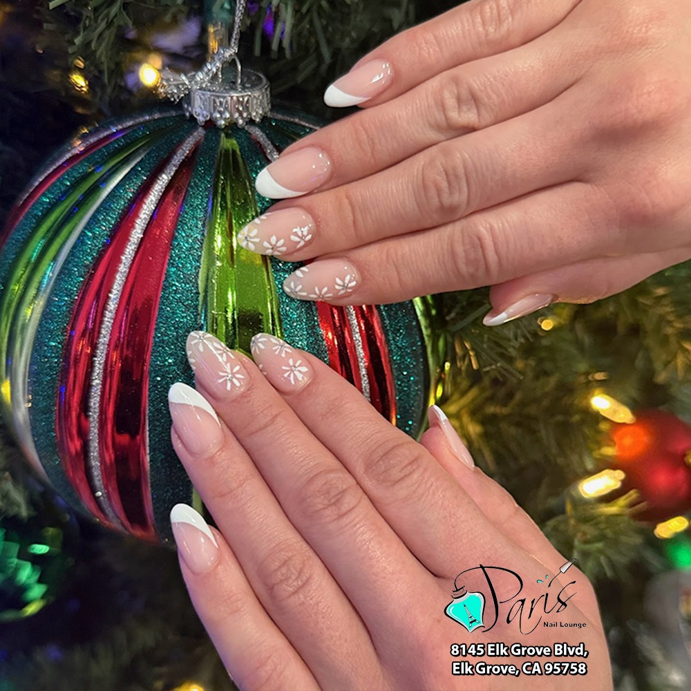 Nail Salon in Robbins Village, Vineyard, CA 95829